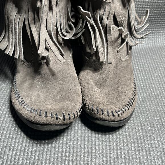 Minnetonka 3 Layer Fringe Calf High Boots Womens Size 6 Gray Suede Leather 1631T - Picture 4 of 10